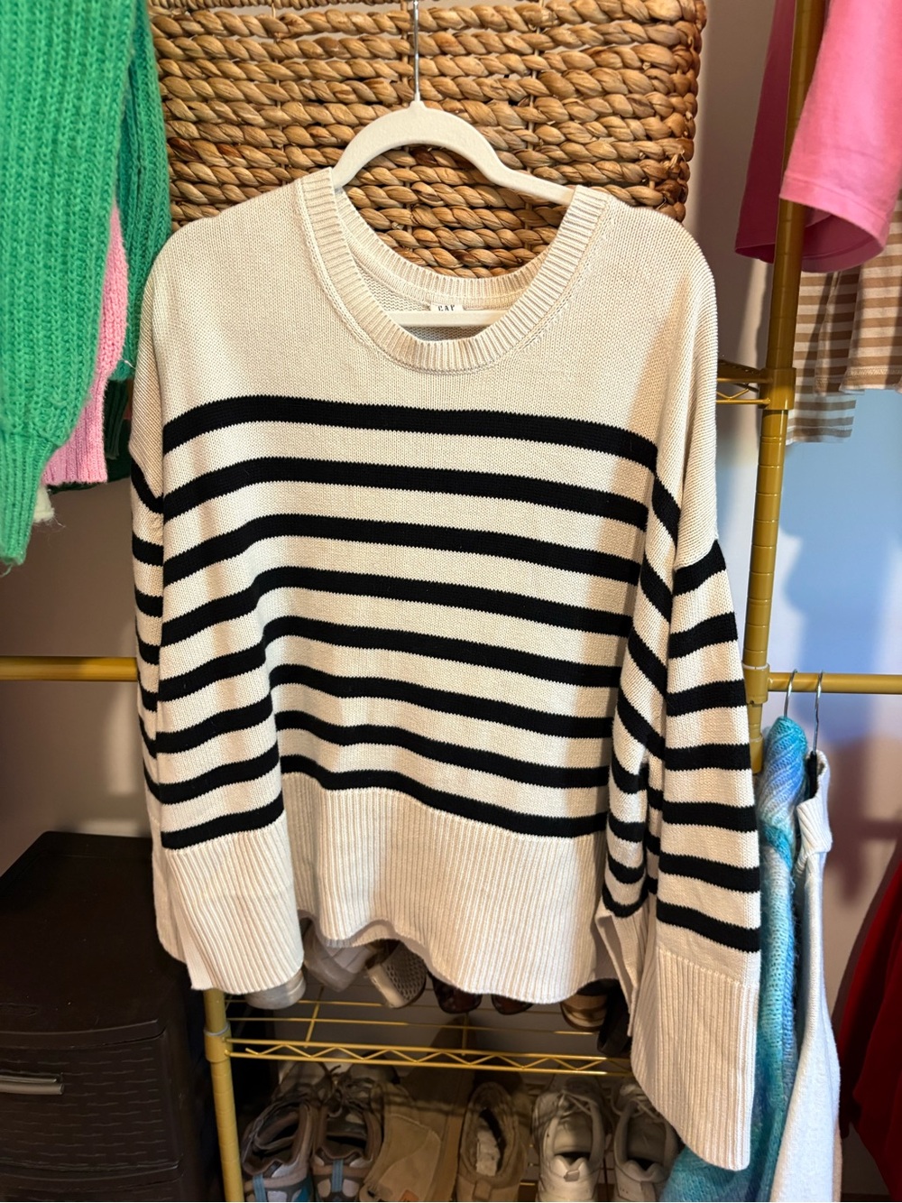 Gap sweater